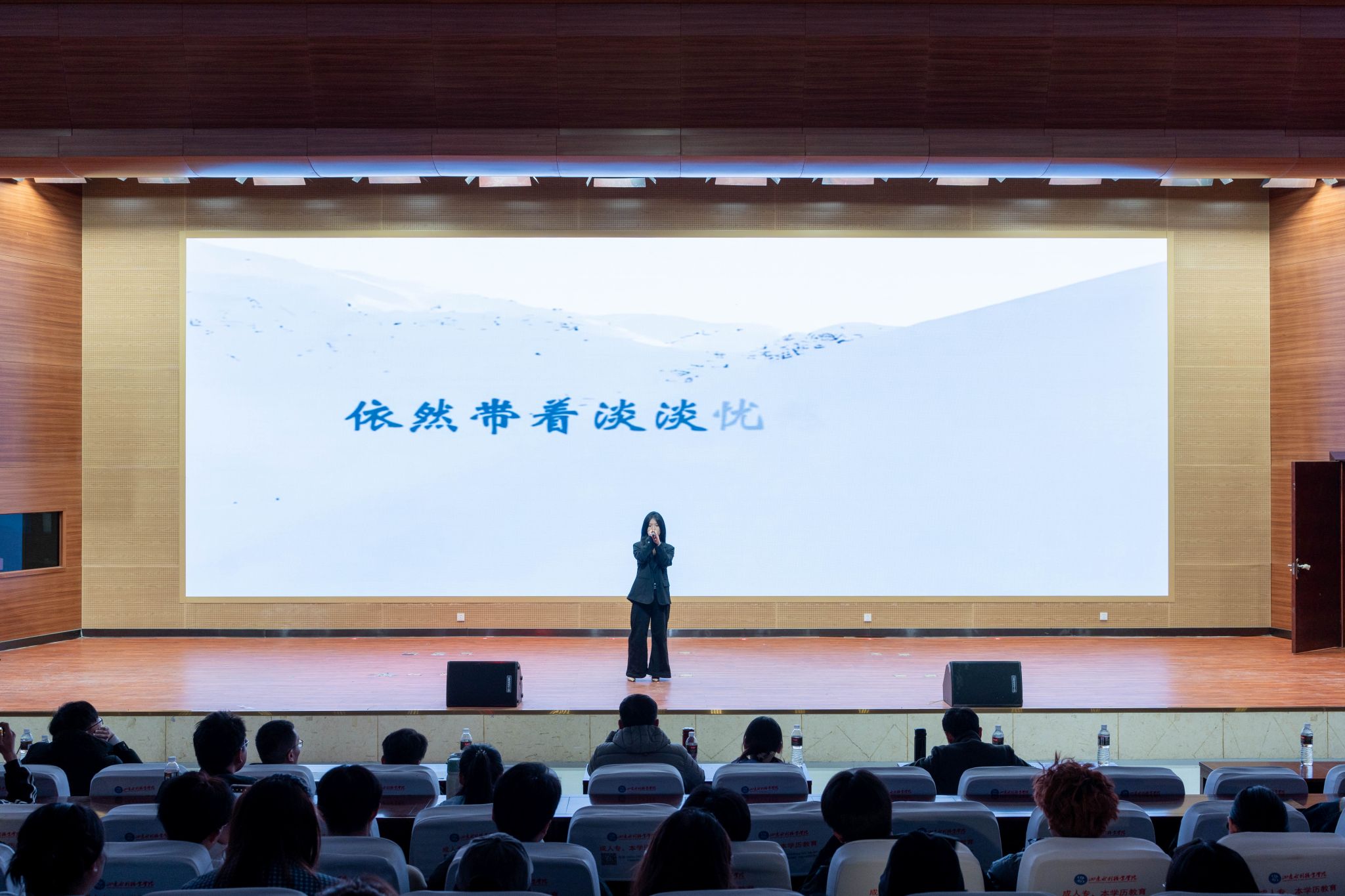 精品人妻系列无码人妻免费视频